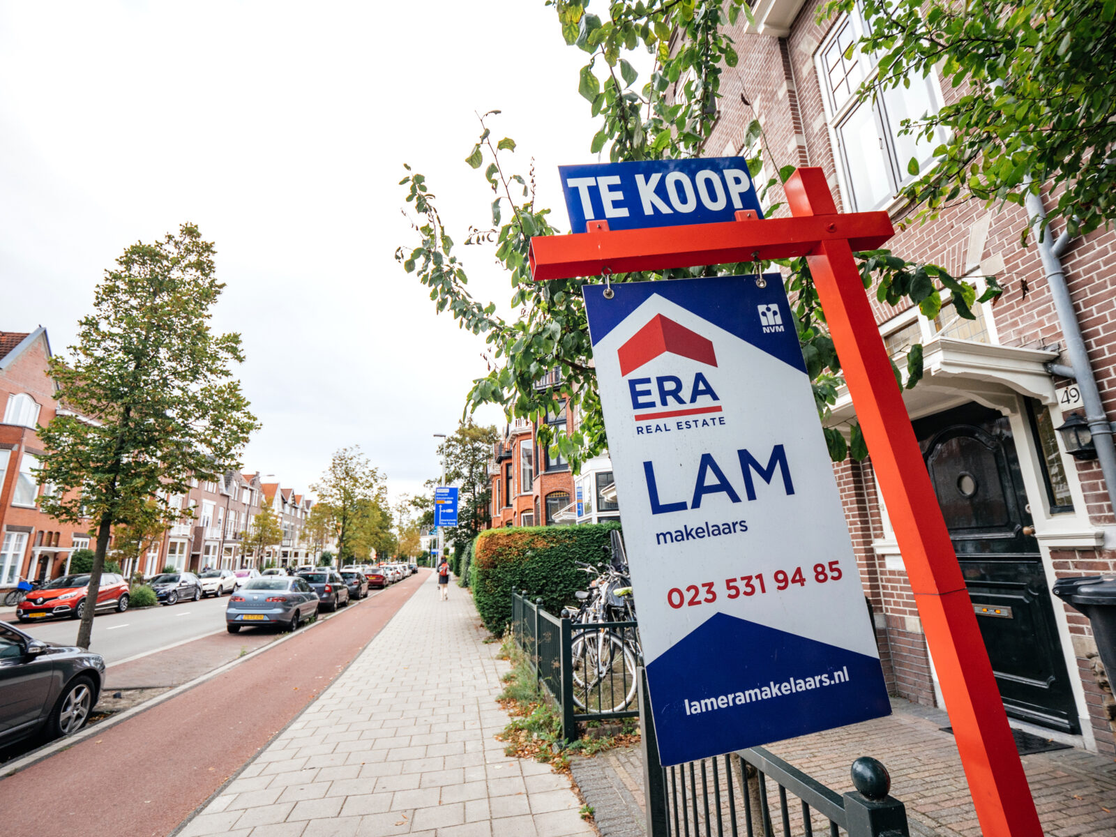 woning te koop bord bij verkoop van een huis