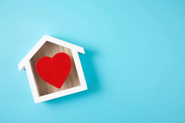 huis verkopen en verkoopmakelaar kiezen als belangrijke stap bij woningverkoop