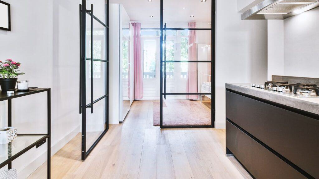 Zwart interieur,