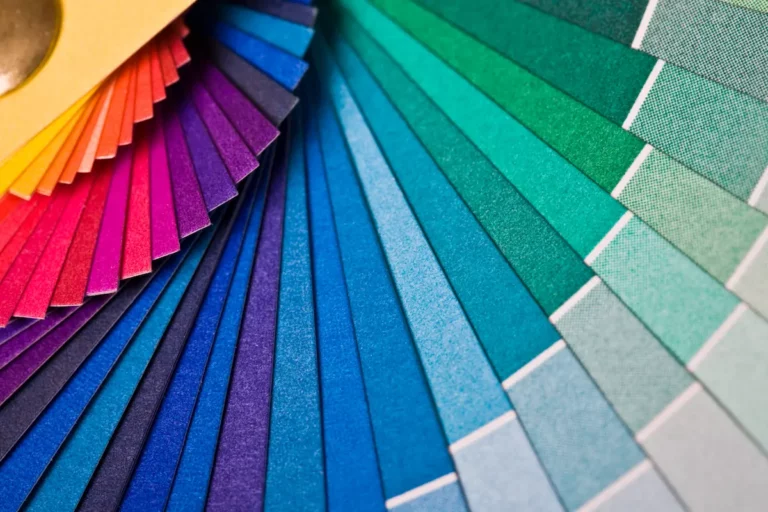 Kleurenpalet met interieurkleuren voor een moderne woning