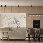 Moderne keuken met marmeren werkblad, houten wandkasten en minimalistische inrichting