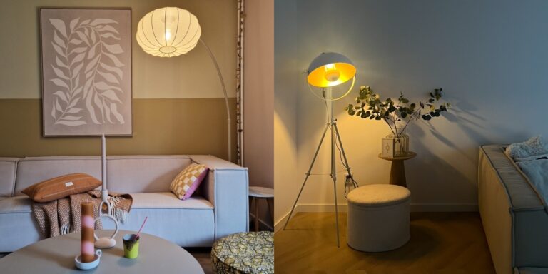 Twee stijlen vloerlampen in een modern interieur: een booglamp met stoffen kap en een tripodlamp met goudkleurige binnenkant.