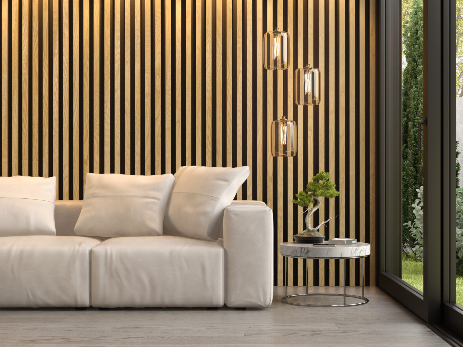 Woonkamer met witte bank en verticale houten wandpanelen die warmte en sfeer toevoegen.