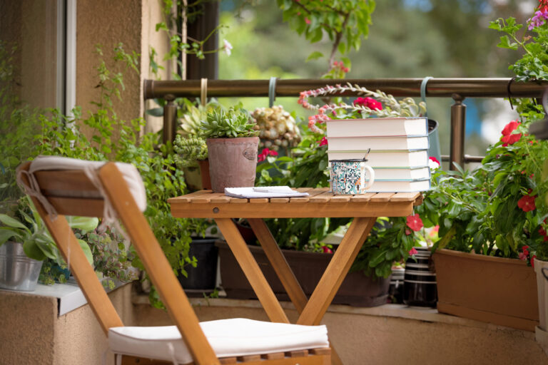 Balkon inrichten: zo geef je een klein balkon karakter