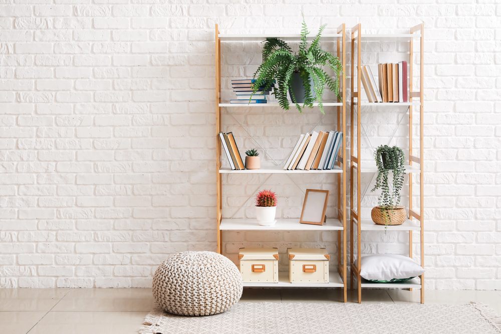 Stellingkast in de woonkamer