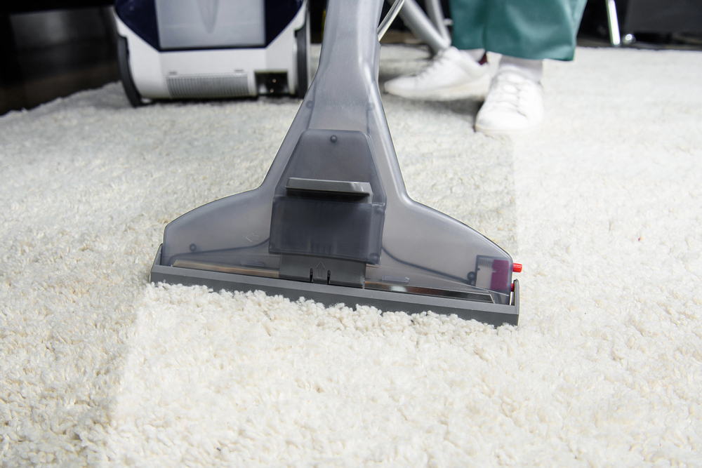 Tapijt schoonmaken met een tapijtreiniger
