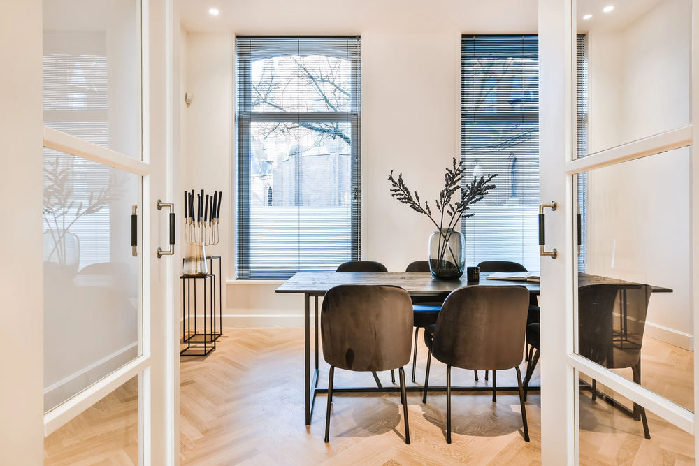 Een luxe designeettafel voor een zachte prijs