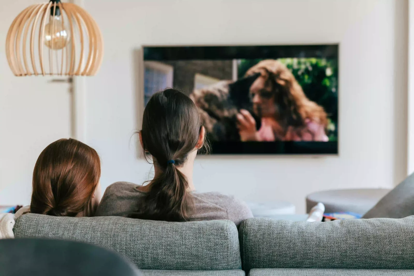 Een opgeruimde Tv-hoek oogt meestal ruimer